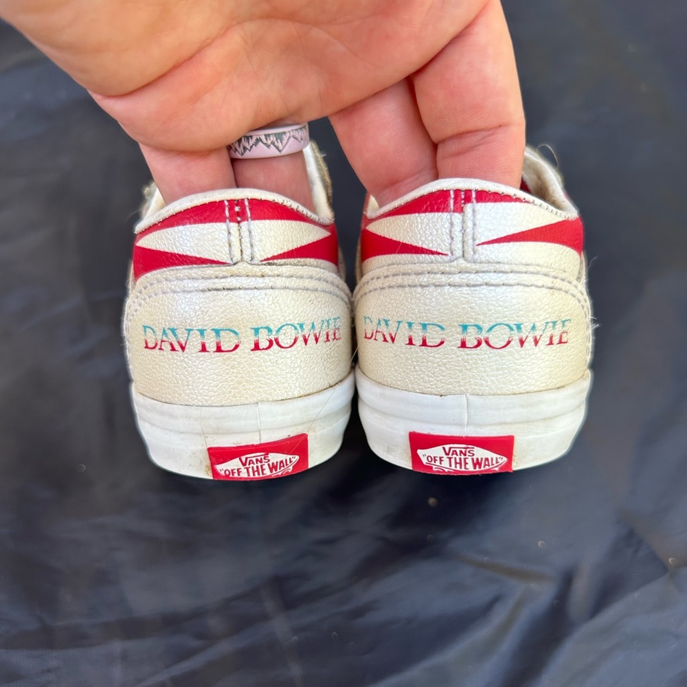 Vans Kids Sneakers in Cream and Red - Picture 2 of 9